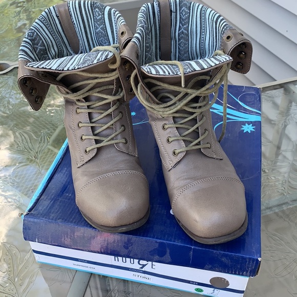 Rouge | Surprise Combat boot | Stone | size 10 - Picture 2 of 4